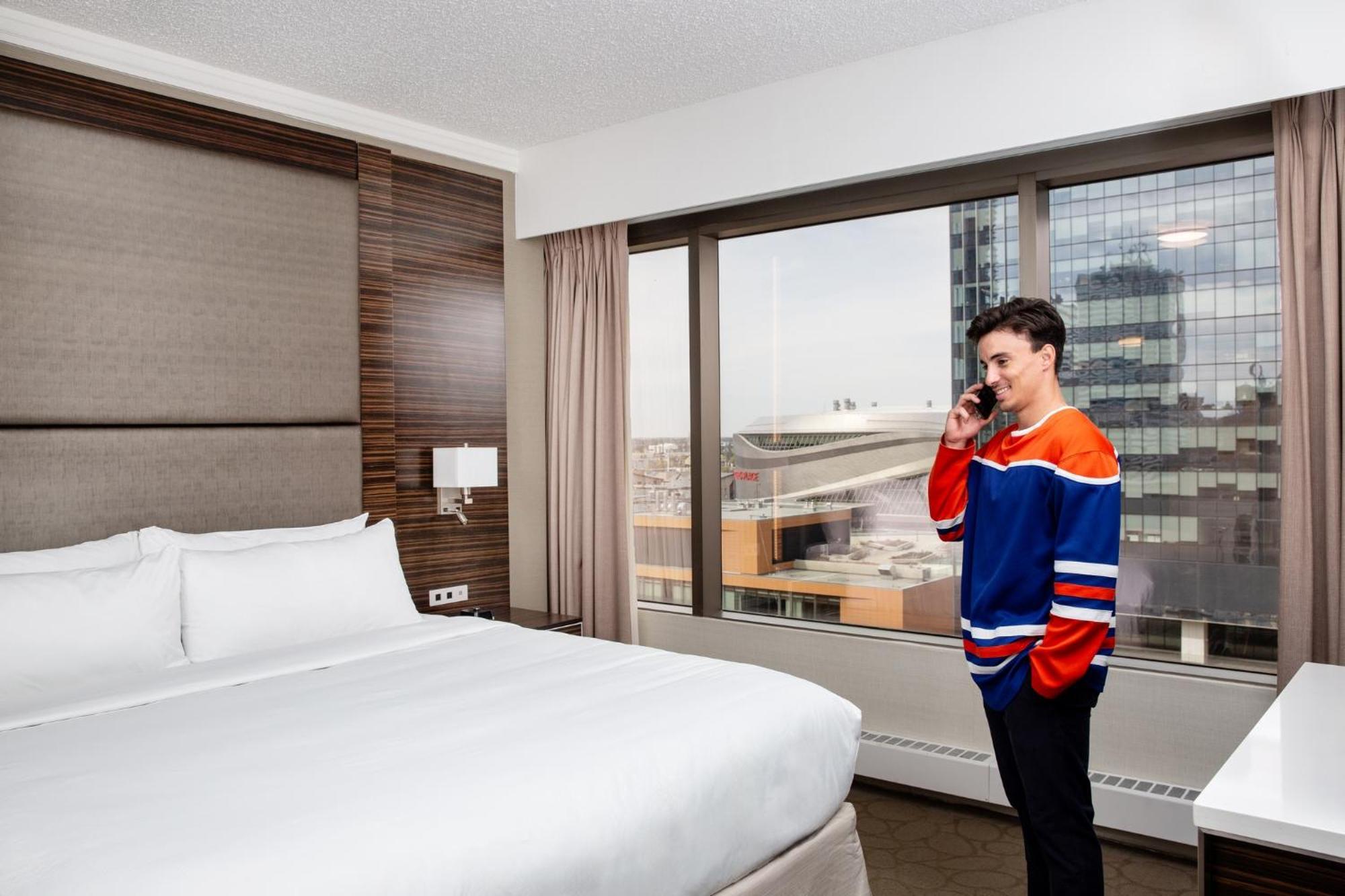 Delta Hotels by Marriott Edmonton Centre Suites Buitenkant foto