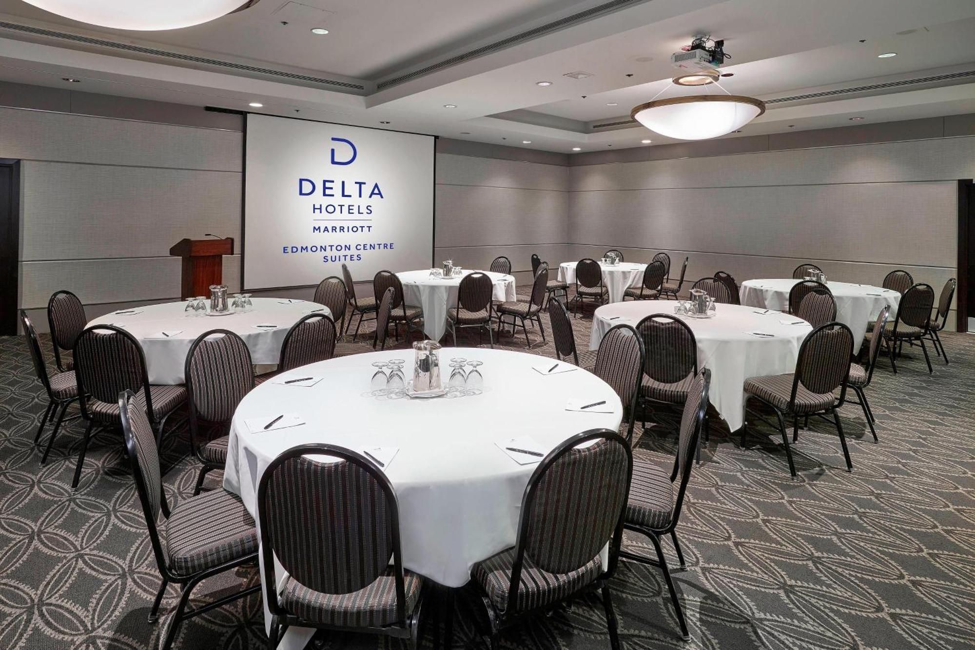 Delta Hotels by Marriott Edmonton Centre Suites Buitenkant foto