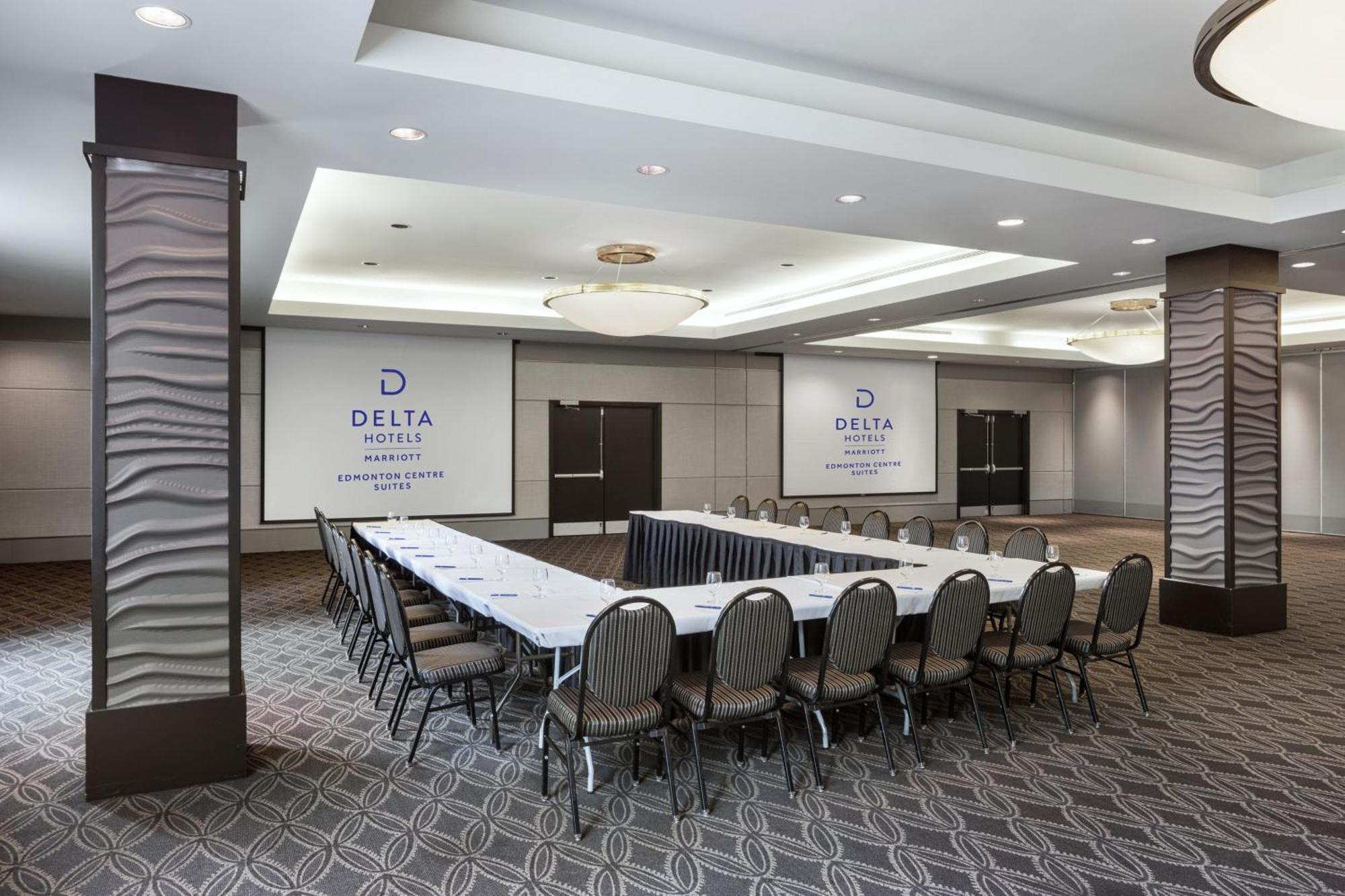 Delta Hotels by Marriott Edmonton Centre Suites Buitenkant foto